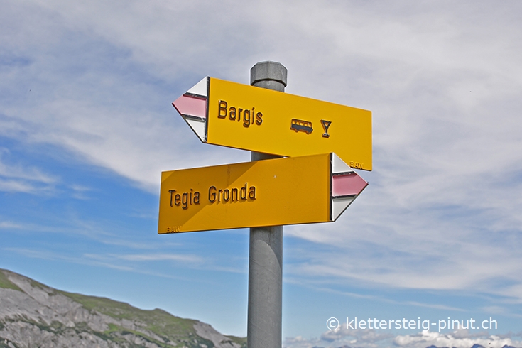 Wegweiser zur Tegia Gronda und nach Bargis 